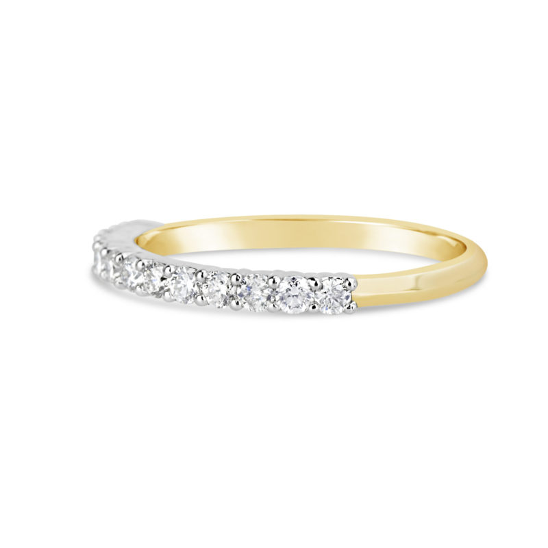 fine yellow gold wedding band with claw set diamonds rg00642