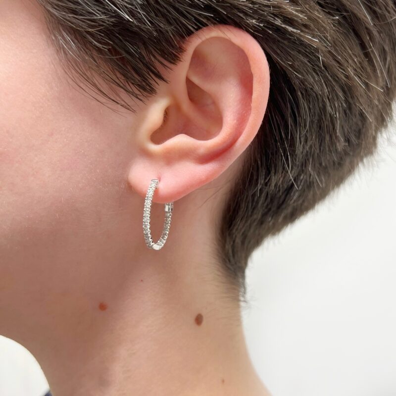 er00985 white gold diamond hoop earrings
