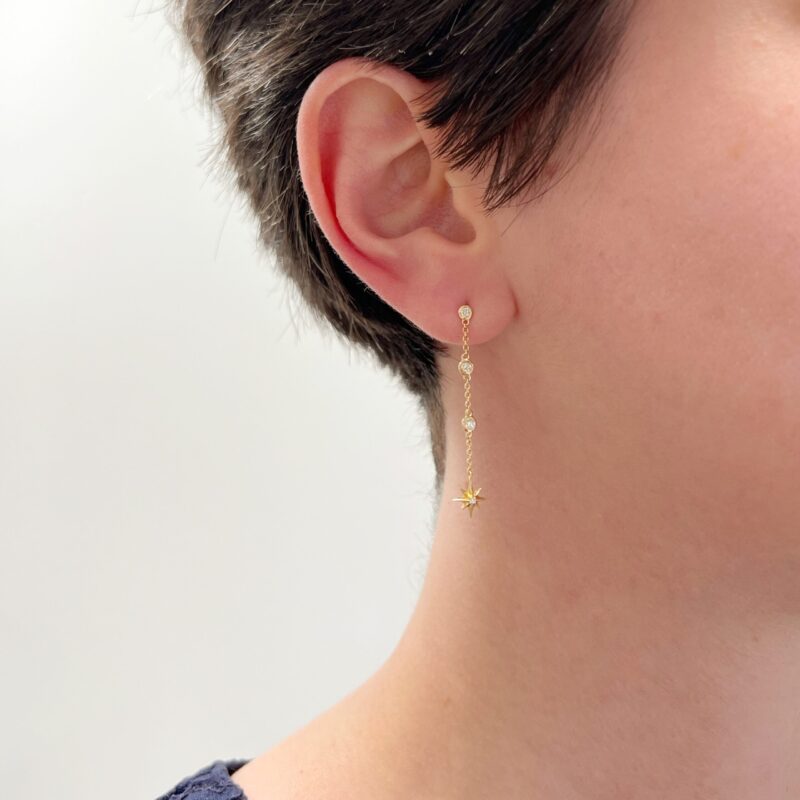 er01122 yellow gold moon and star diamond earrings