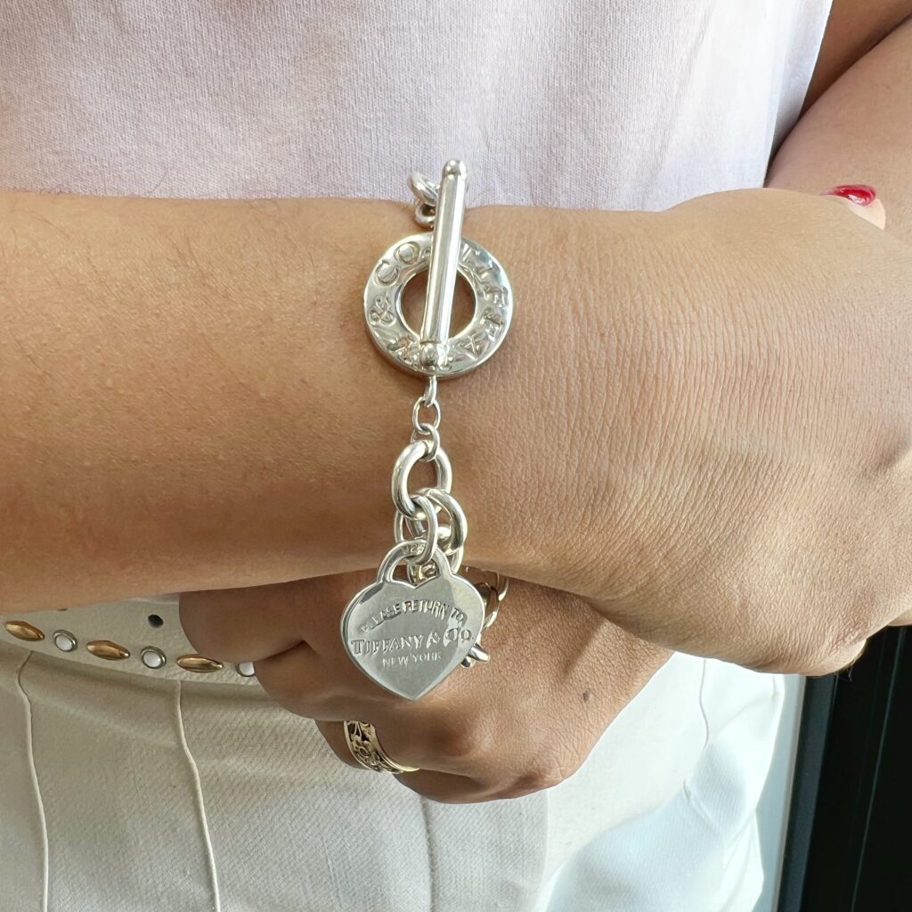 BR00361 Tiffany & co sterling silver heart toggle bracelet model