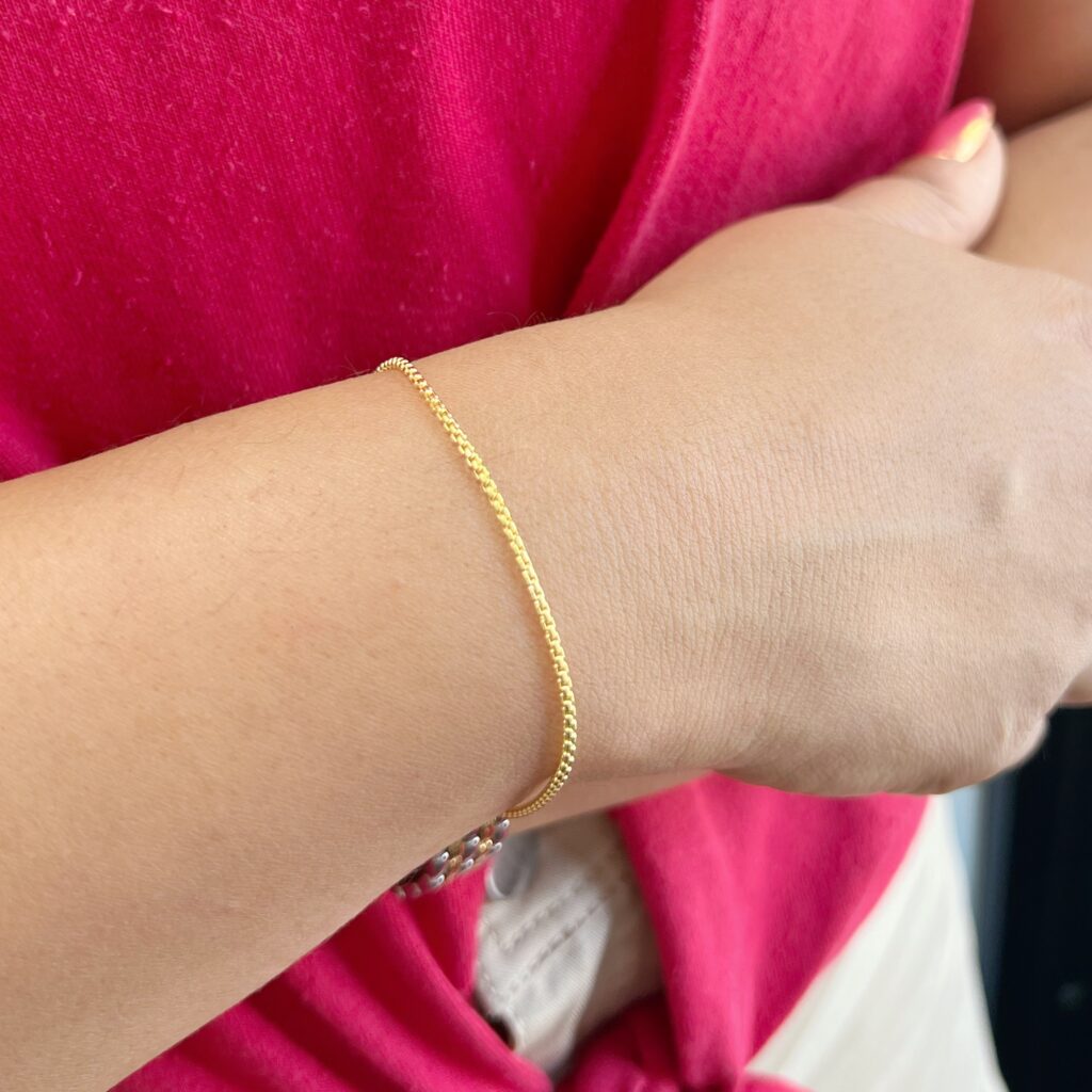 model yellow gold fancy link chain bracelet