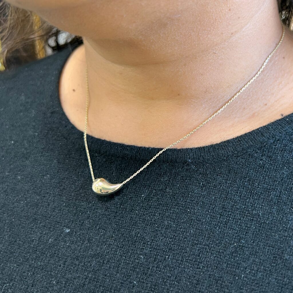 10k yellow gold tear drop pendant
