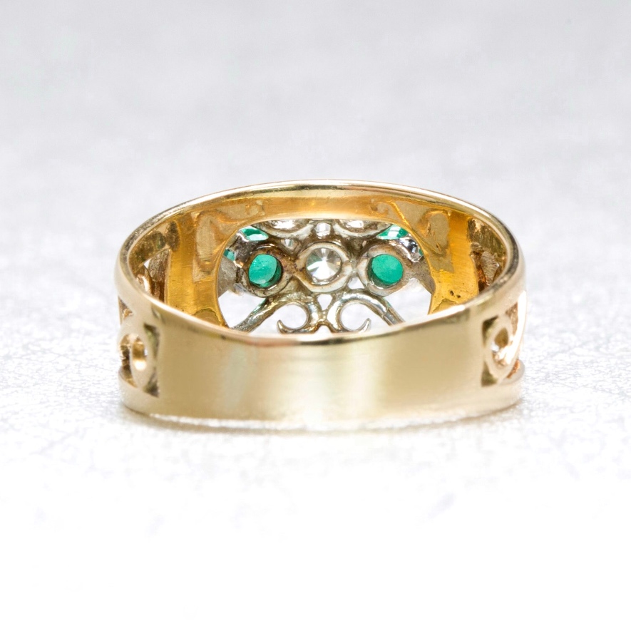 AN00307 Vintage Diamond and Emerald Filigree Ring