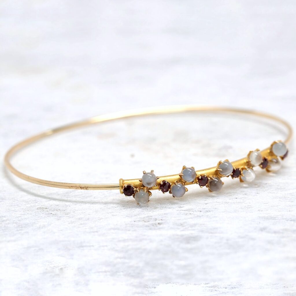 AN00003 vintage Gold Garnet Moonstone Bangle Bracelet