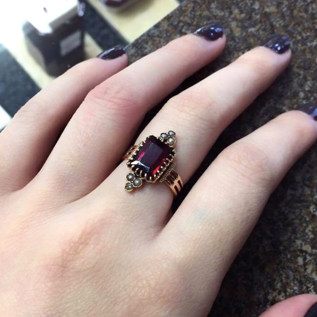 AN00080 Antique Rose Gold Rhodolite Garnet Ring