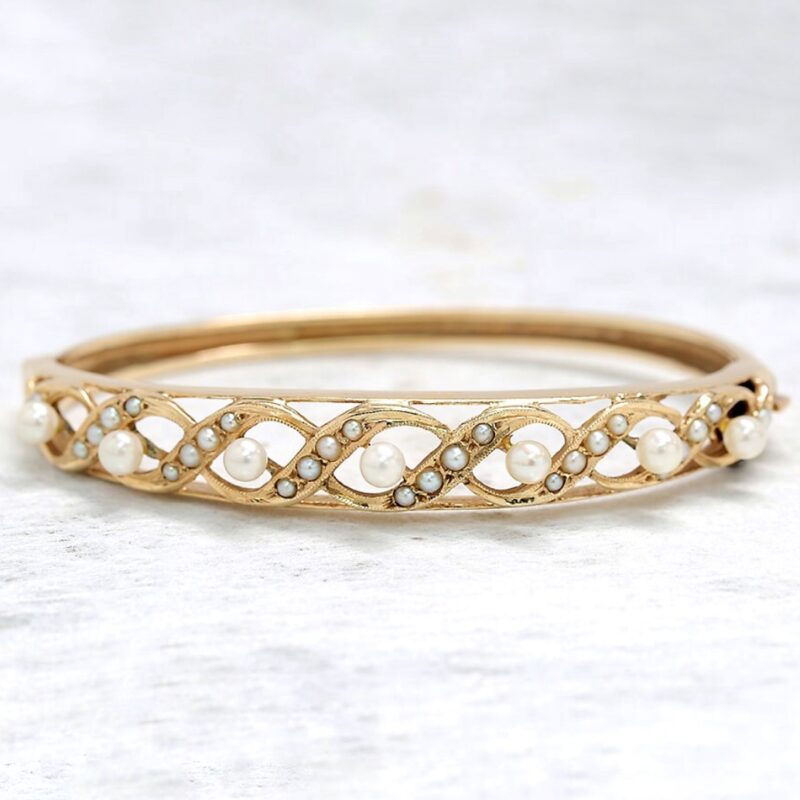 AN00004 vintage Gold Pearl Bangle Bracelet