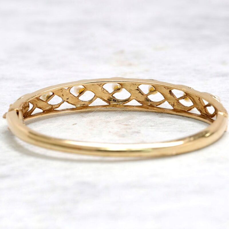 AN00004 vintage Gold Pearl Bangle Bracelet