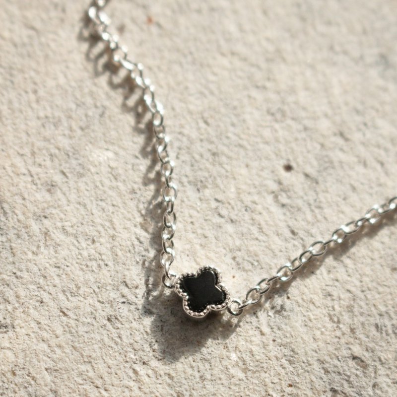 BR00438 silver black onyx clover chain bracelet styled silver black onyx clover chain bracelet