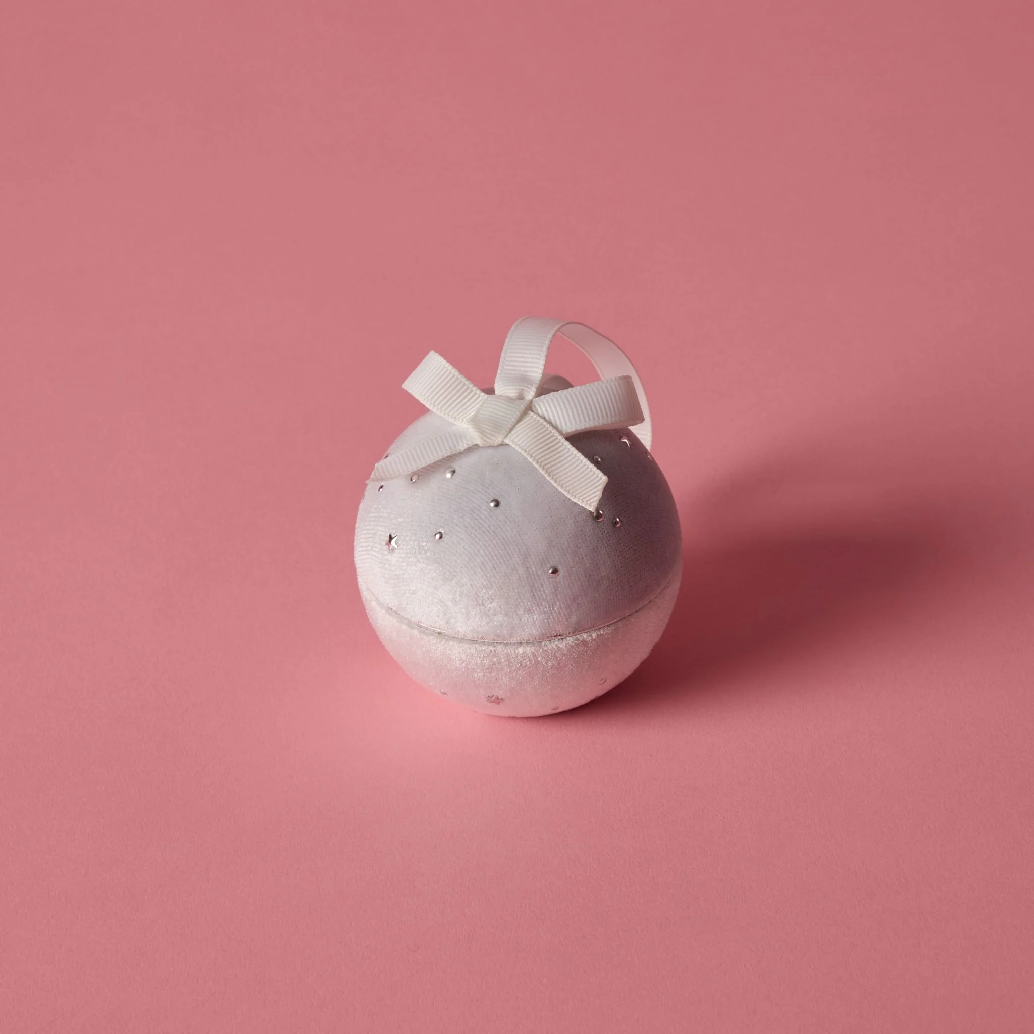 Hillberg and Berk white Ornament Gift Box solo